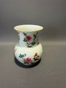 Chinese famille rose vaas met vogel- en bloemendecor