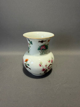 Chinese famille rose vaas met vogel- en bloemendecor